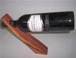 Bottle_Stand_a__Tulipwood__Display_with_Bottle_02__web_640.jpg